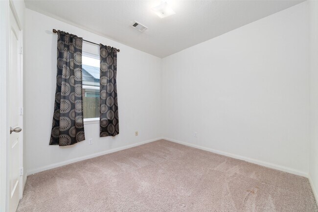 Building Photo - 12054 Fairquarter Ln