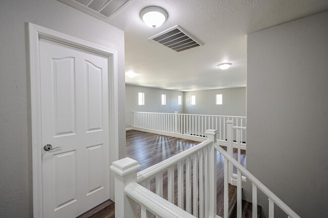 Building Photo - 16982 W Rio Vista Ln