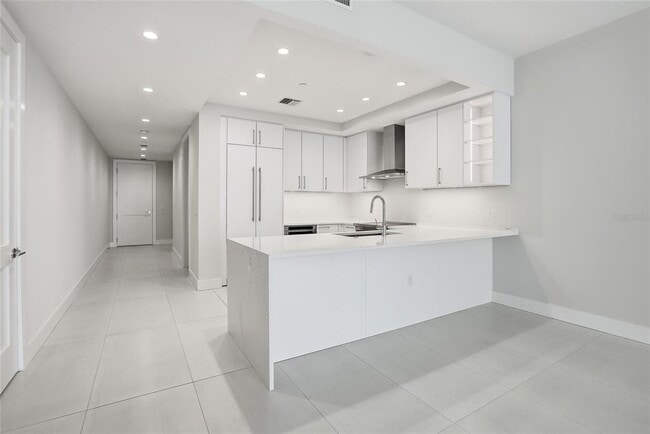Building Photo - 275 1st Ave S