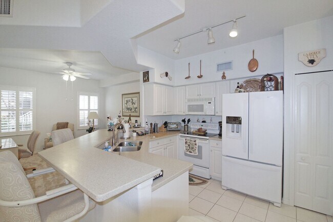 Building Photo - 8103 L Pavia Blvd