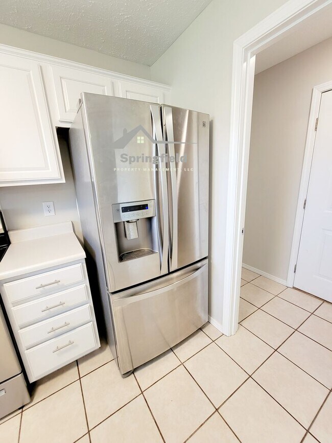 Building Photo - Great Southwest Location - Kickapoo, Chero...