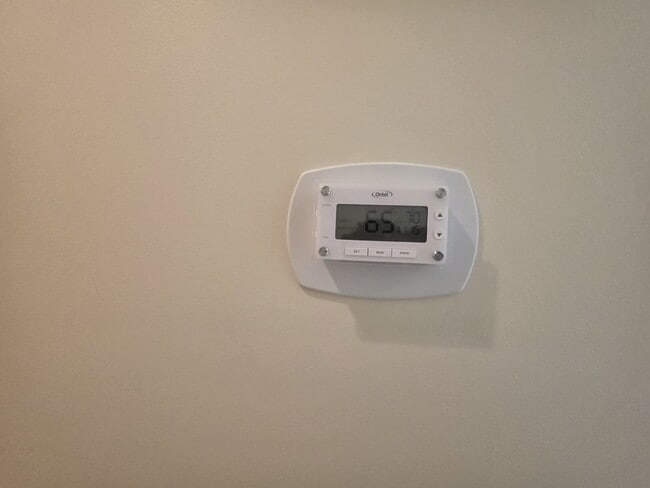 Building Photo - Spacious 4-Bedroom Home for Rent in Kings ...