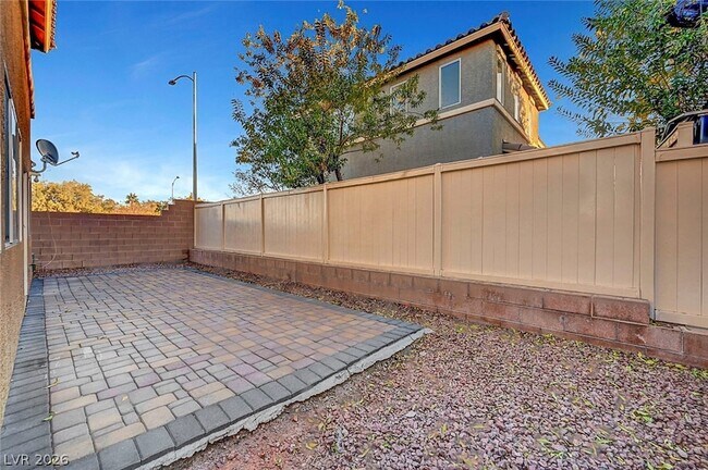 Building Photo - 514 Eresma St