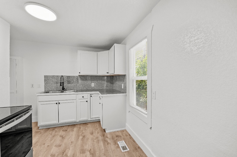 Building Photo - 363 S Meade St