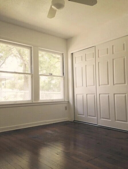 Building Photo - Room in House on Nash Blvd