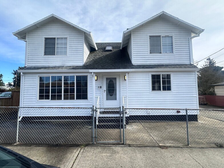Building Photo - 3100 SE 122nd Ave