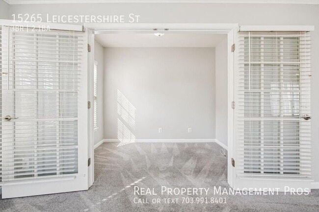 Building Photo - 15265 Leicestershire St