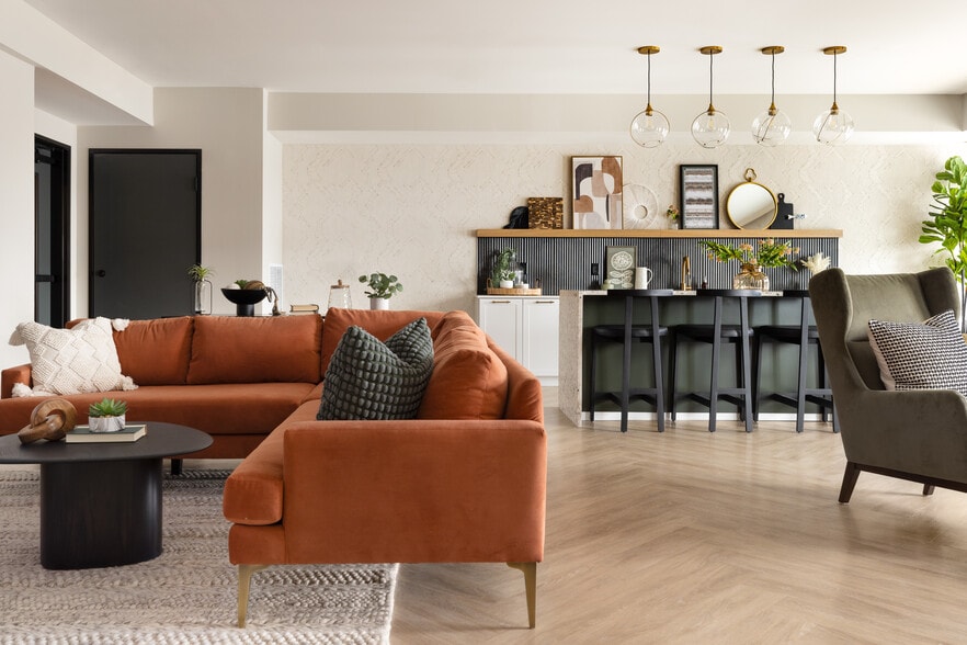 Clubroom - Current 33