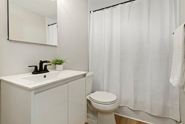 Building Photo - 100 Magnolia Ave