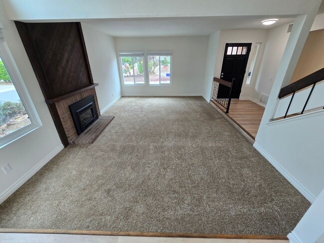 Building Photo - Rancho Penasquitos 2-story. 4 br., 3 ba.