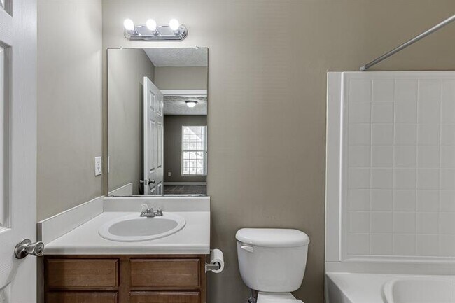 Building Photo - 2883 Creek Bottom Ct