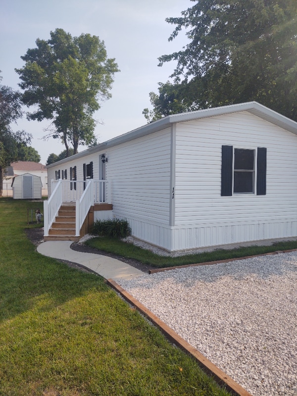 Building Photo - 911 West Ave