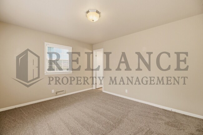 Building Photo - 6517 E Elm St