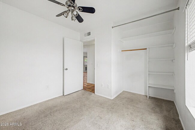 Building Photo - 1134 W Hermosa Dr
