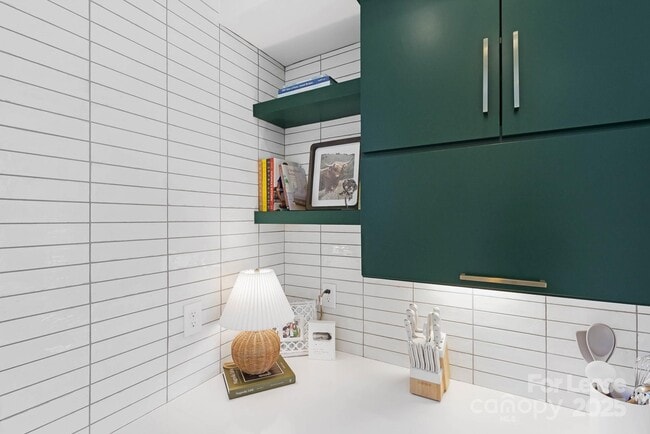 Building Photo - 3301 Spencer St