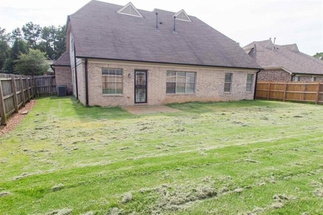 Building Photo - 3430 Roxee Run Cv