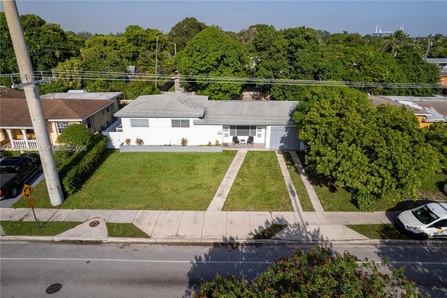 Building Photo - 18820 NW 7th Ave