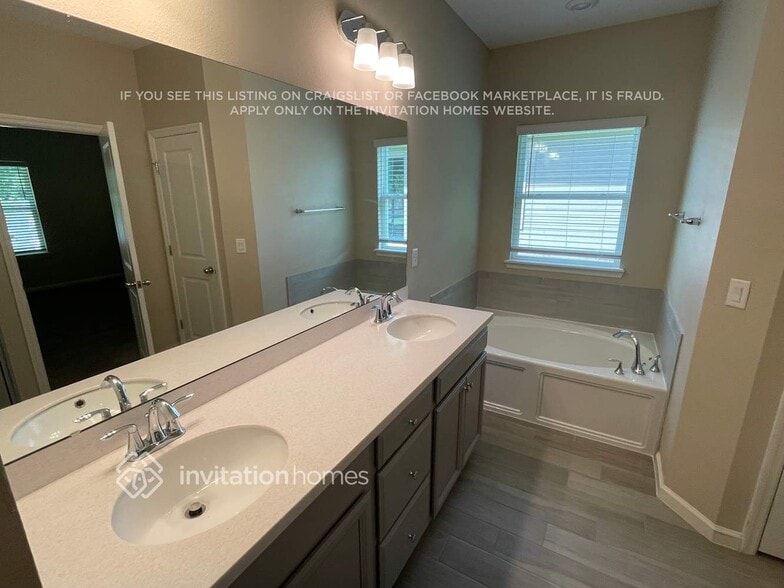 Building Photo - 11238 Oyster Creek Rd