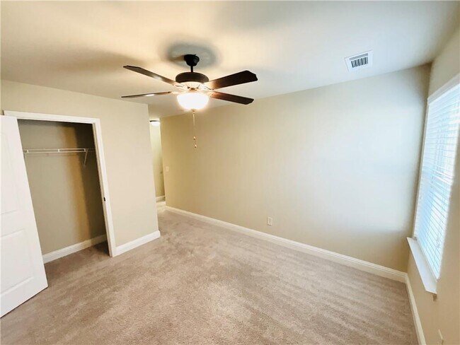 Building Photo - 2378 Misty Ivy Ct