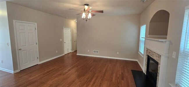 Building Photo - 326 Tuggle Ct