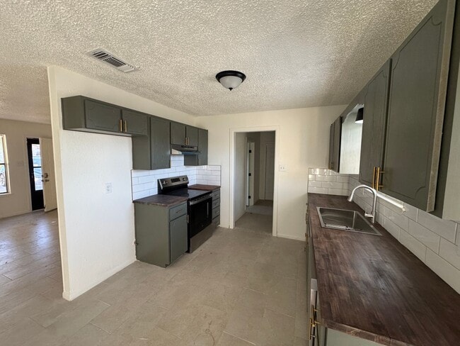 Building Photo - Beautifully Remodeled 4-Bedroom Home with Solar Panels and Fenced Yard – Copperas Cove!