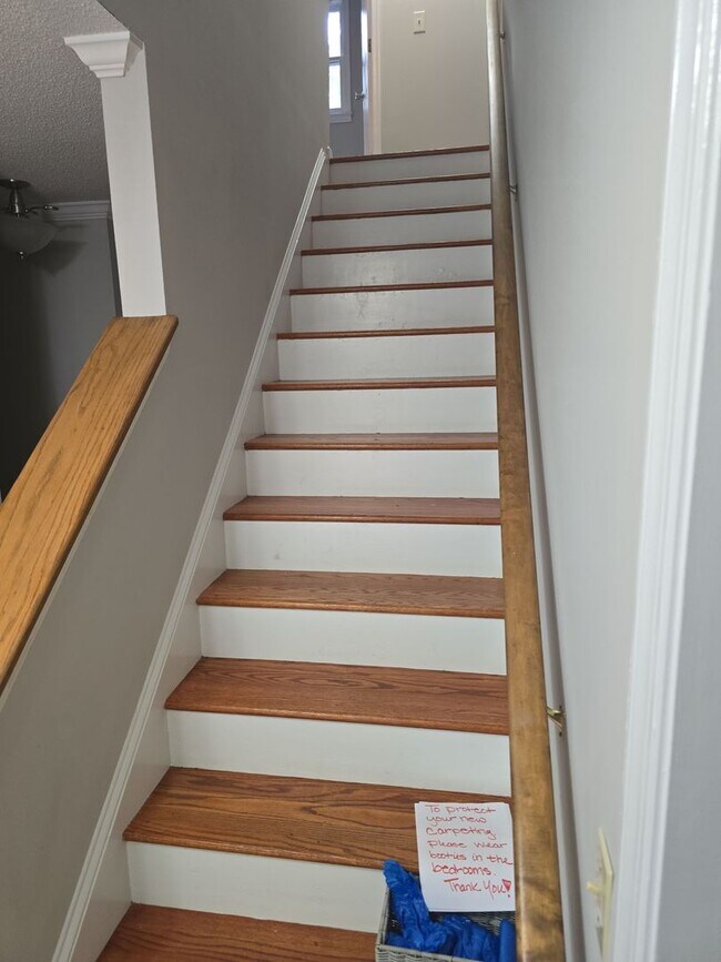 Building Photo - 3 Bed 2.5 bath house Double Branch Creek S...