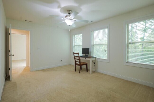 Building Photo - 411 Alamosa Pl
