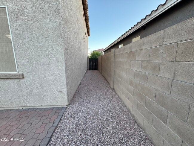 Building Photo - 42564 W Palmyra Ct