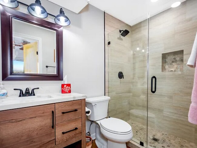 Building Photo - 8316 Seawall Blvd