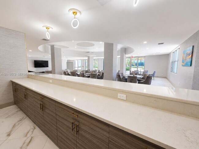 Building Photo - 5200 N Ocean Dr