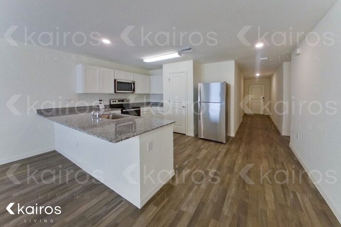 Building Photo - 3024 NE 1st Ave