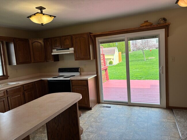 Building Photo - 627 Trease Rd