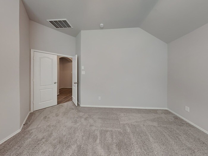 Building Photo - 1610 Diamond Mountain Dr