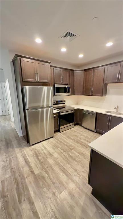 Building Photo - 2321 Linford St