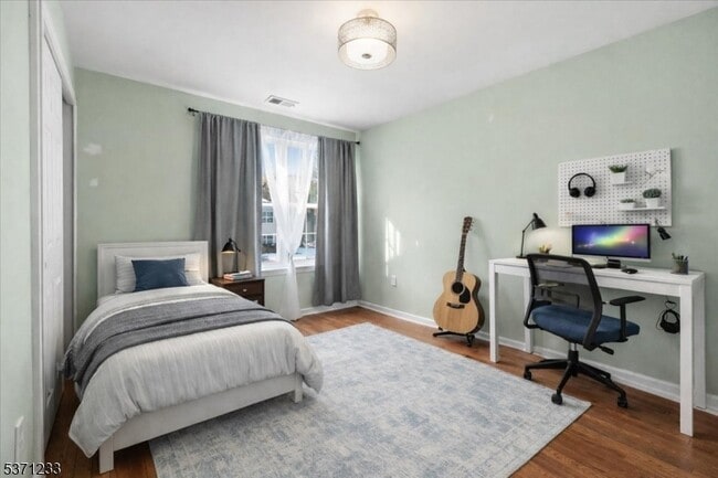 Building Photo - 5 Indian Field Dr