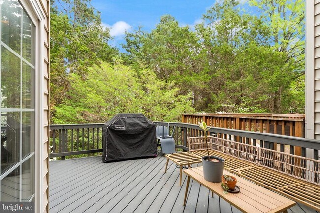 Building Photo - 12922 Starters Ln