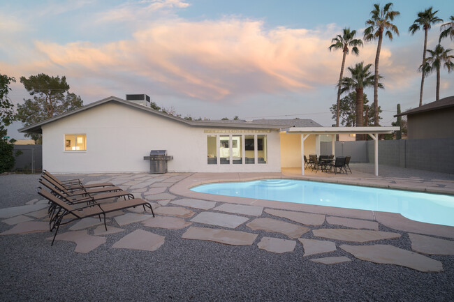 Building Photo - 5818 N Granite Reef Rd