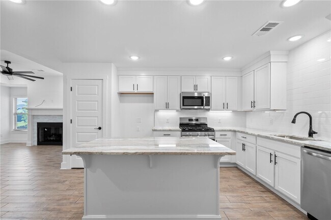 Building Photo - 4300 SW Adams Rd