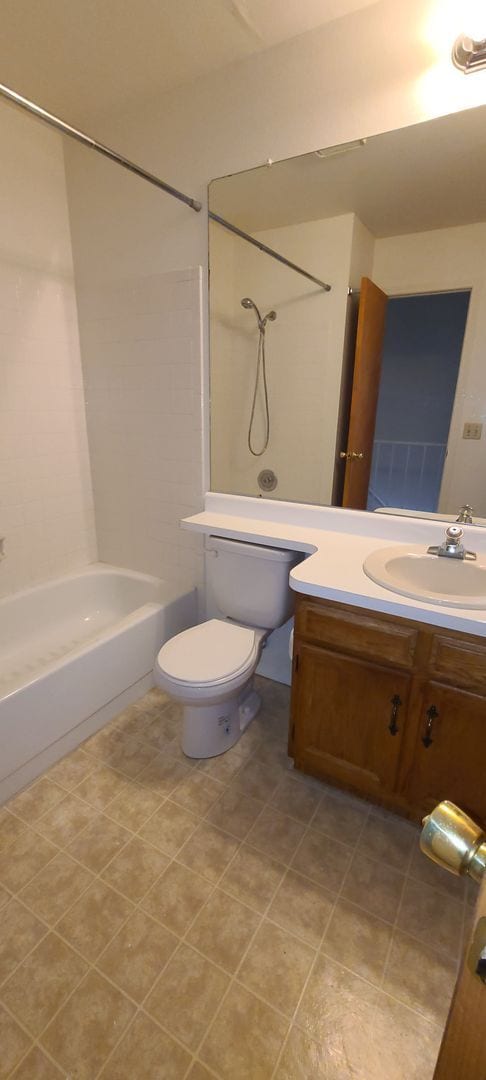 Building Photo - 2 Bedroom Townhome