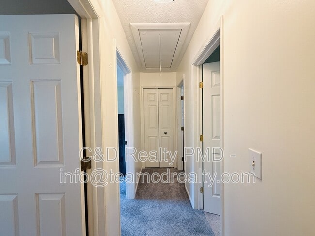 Building Photo - 8462 Glenbrook Dr