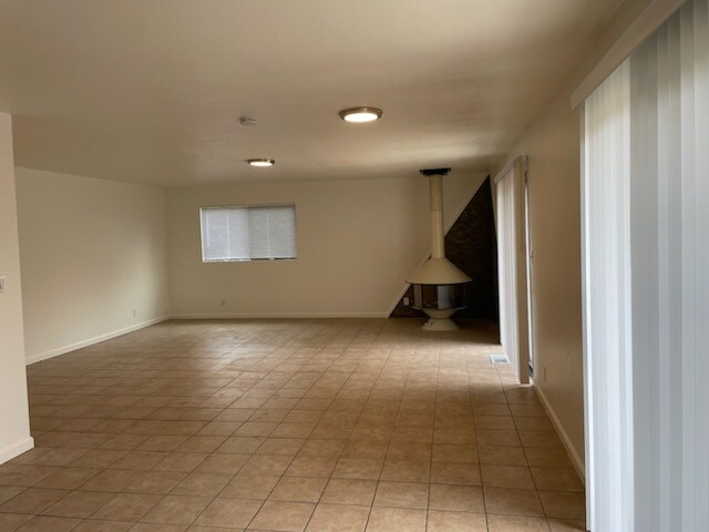 Building Photo - 2228 Curtis Dr
