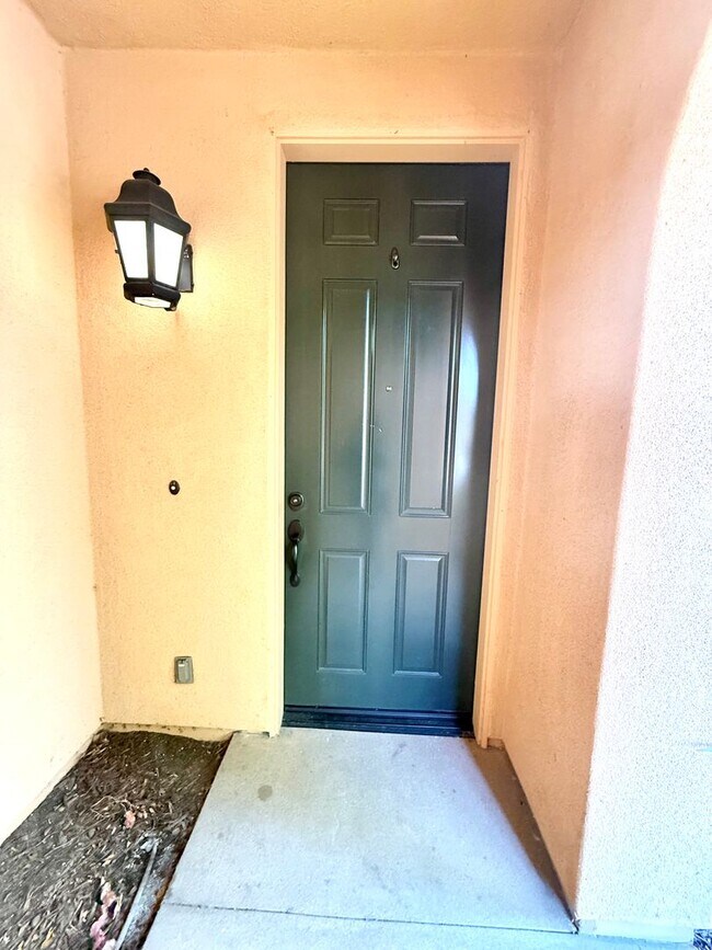 Building Photo - Spacious 3 bedroom Condo  in Portola Springs !