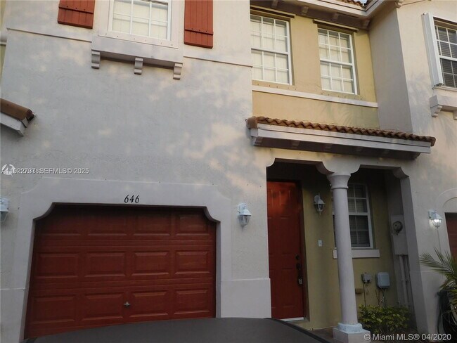 Building Photo - 650 NE 22nd Terrace