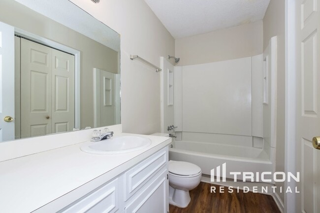 Building Photo - 516 Kenton Dr