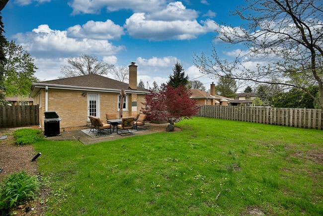 Building Photo - 2307 Edna Ave