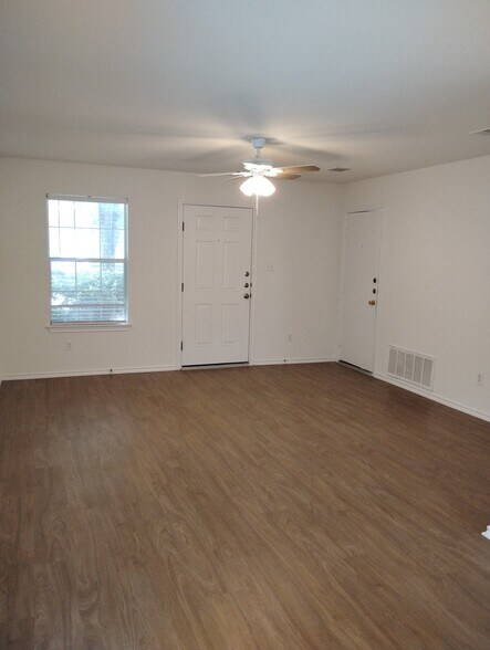 Building Photo - 12732 St Mary Dr