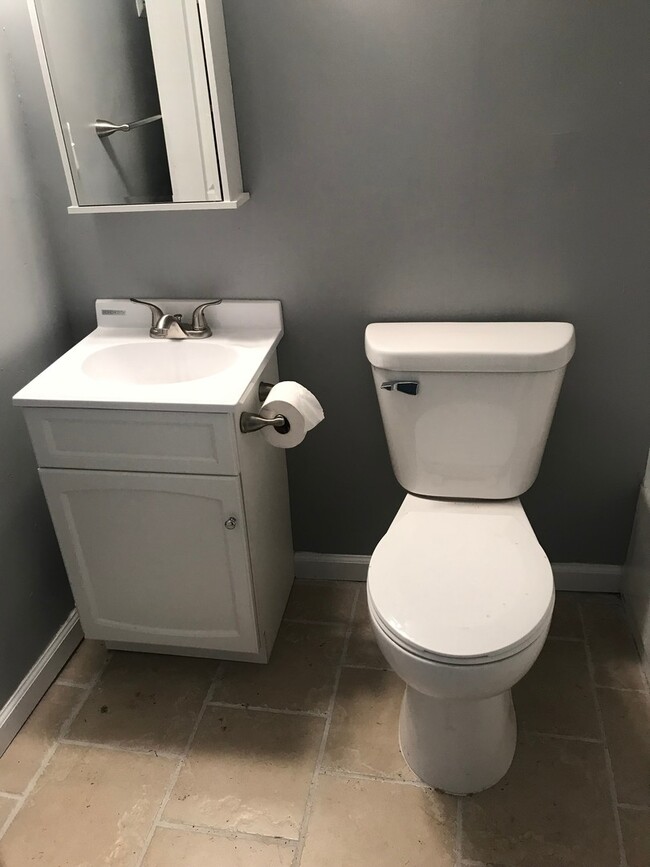 Building Photo - 2 Bedroom,  Renovated, Energy Effecient, Home for Rent