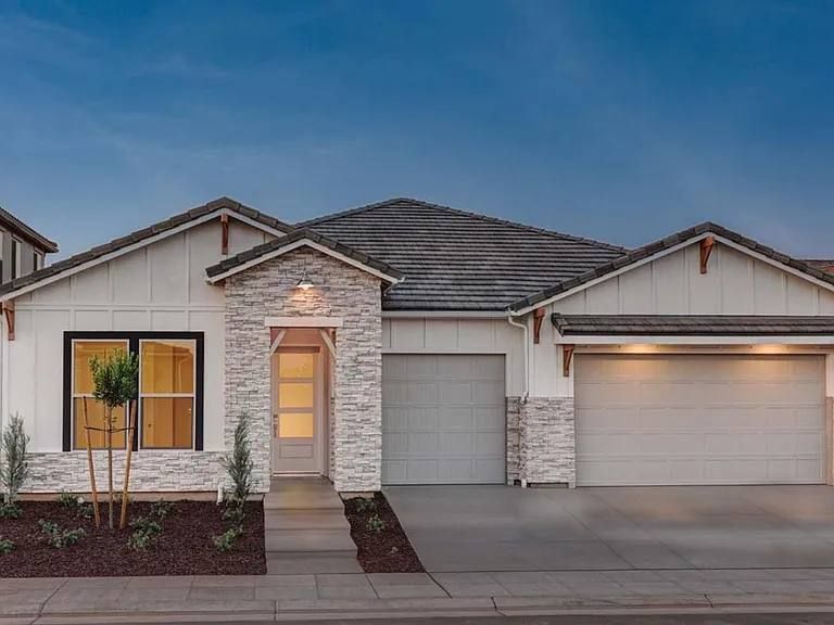 Building Photo - 935 Talus Wy S