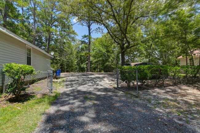 Building Photo - Charming 2 Bedroom Home, close to USC & lo...