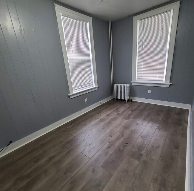 Bedroom 2 - 83 Murray St